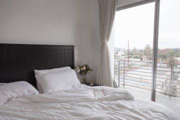 How To Create The Most Comfortable Bed In The World - Amy Marietta - Kassatex Bamboo Linen Bedding & Buffy Cloud Comforter