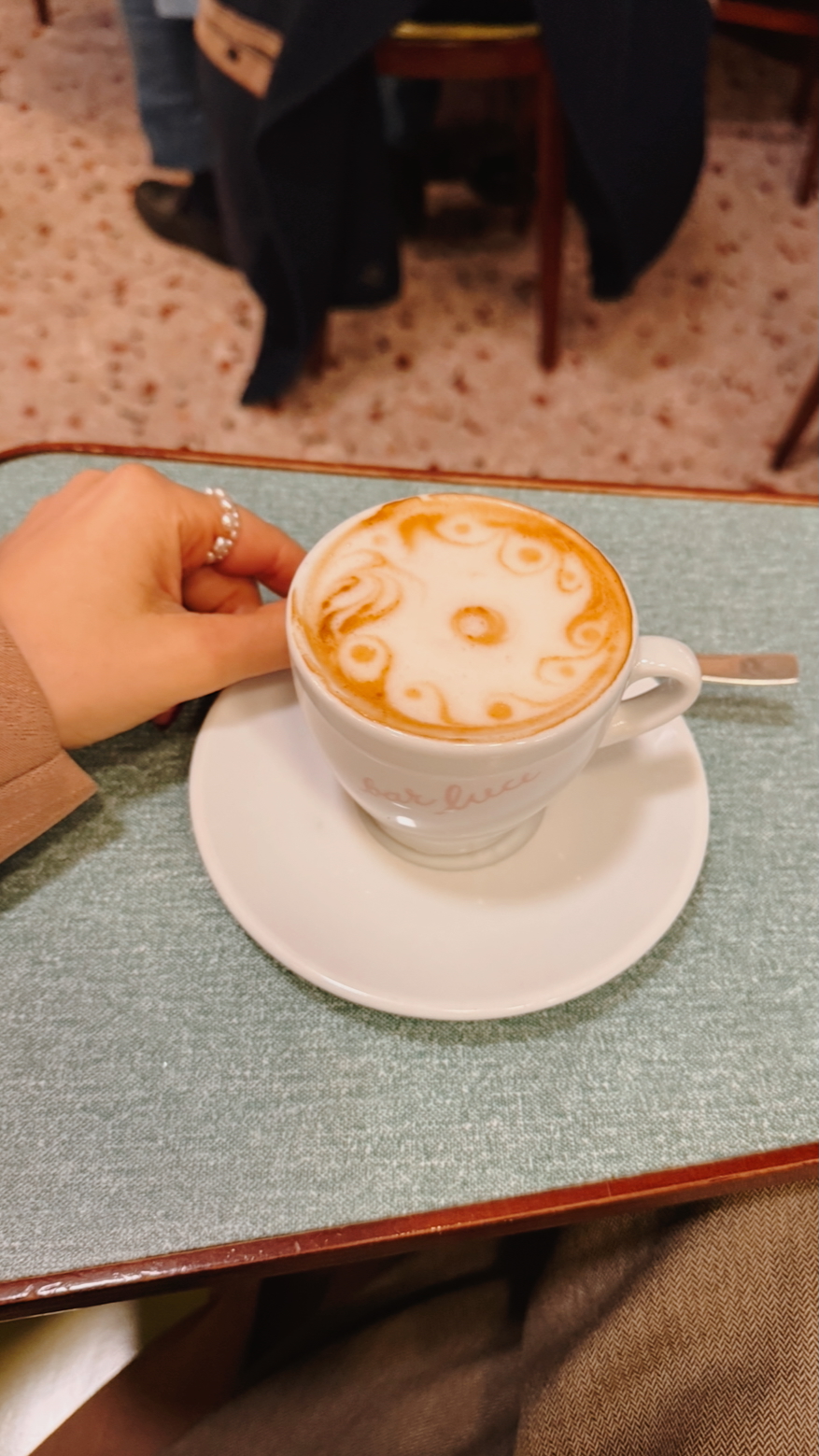 bar luce prada milano